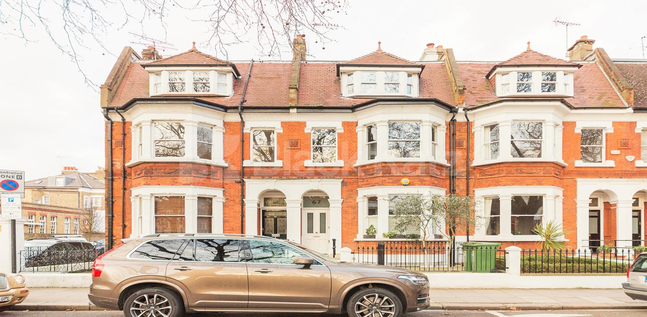 			1 Bedroom, 1 bath, 1 reception Flat			 Brook Road, HAMMERSMITH